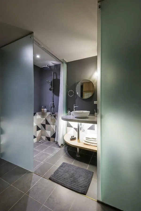 Circadian Japanese Studios In Downtown مدينة هوشي منه شقة